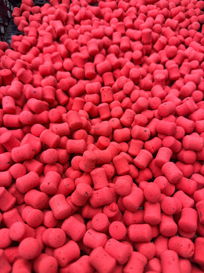 LIMITED EDITION New Strawberry Spice Fluro Pop up and Wafter Range INCLUDES HOOK BAIT SPRAY